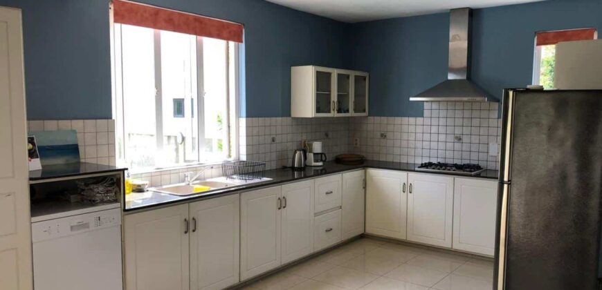 Spacieuse villa de 350m2 avec piscine privée à Pereybère