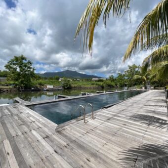 Luxueux appartement IRS avec piscine commune à Rivière-Noire