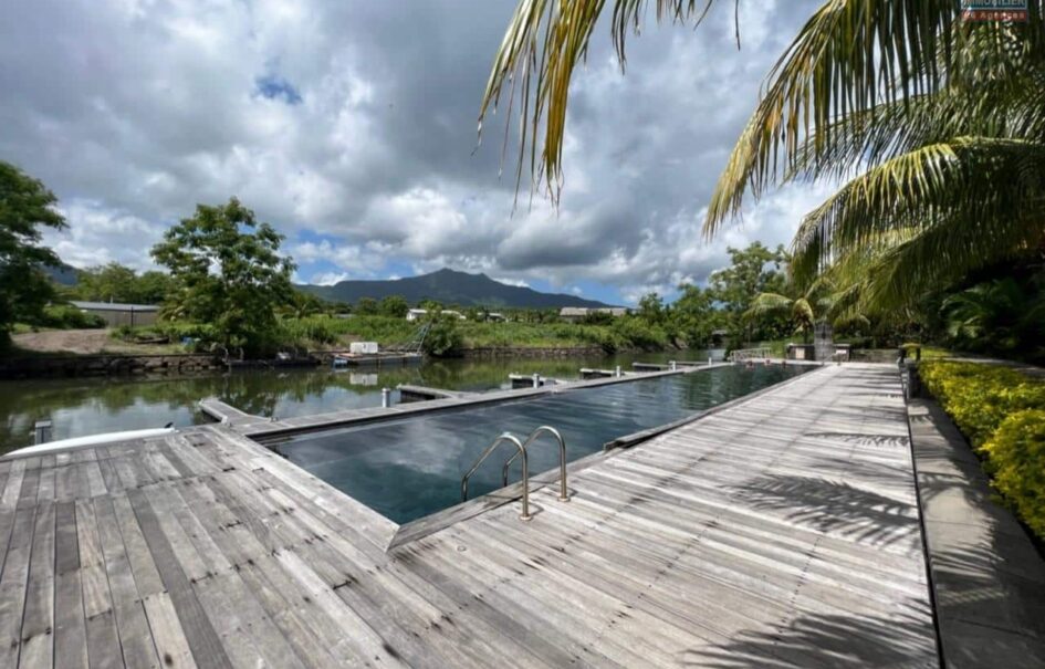 Luxueux appartement IRS avec piscine commune à Rivière-Noire