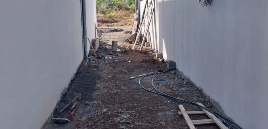 Belle villa en construction située à Trou aux Biches, à proximité des commerces et des plages