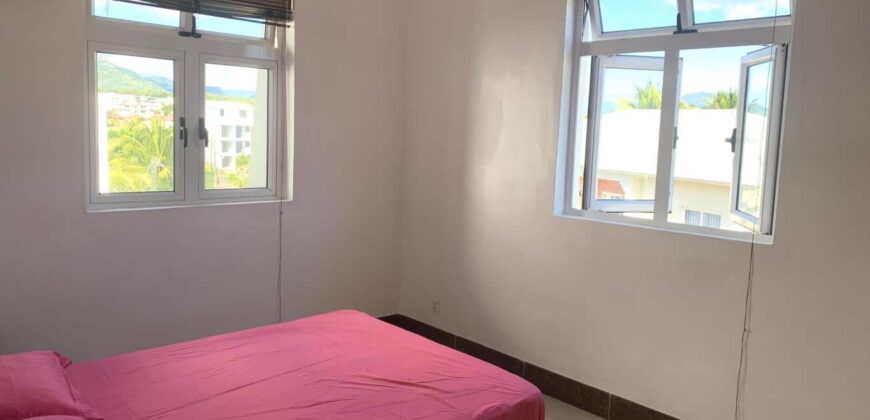 Lumineux appartement de 120 m2 avec piscine à Flic en Flac