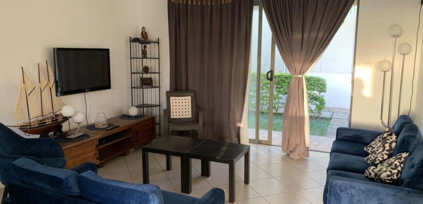 Une agréable triplex de 3 chambres avec piscine et vue dégagée à Flic en Flac