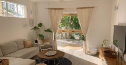 Ravissante villa duplex 2 chambres et 1 bureau décorée avec goût, située dans un quartier résidentiel et calme à tamarin .