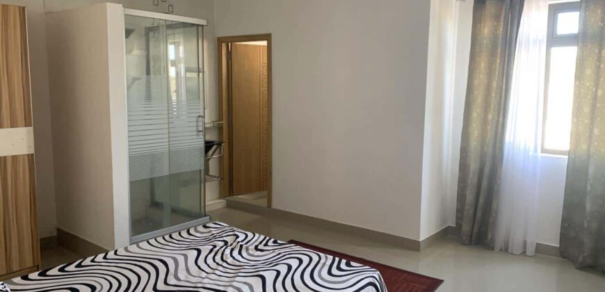 appartement trois chambres situé dans une résidence sécurisée avec piscine et ascenseur au calme à Flic en Flac.