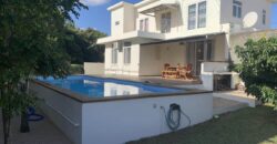 Agréable villa rénovée avec piscine sur un terrain de 142 toises, Flic en Flac