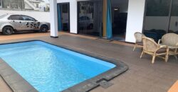 Récente villa avec piscine située dans un quartier calme, Flic en Flac