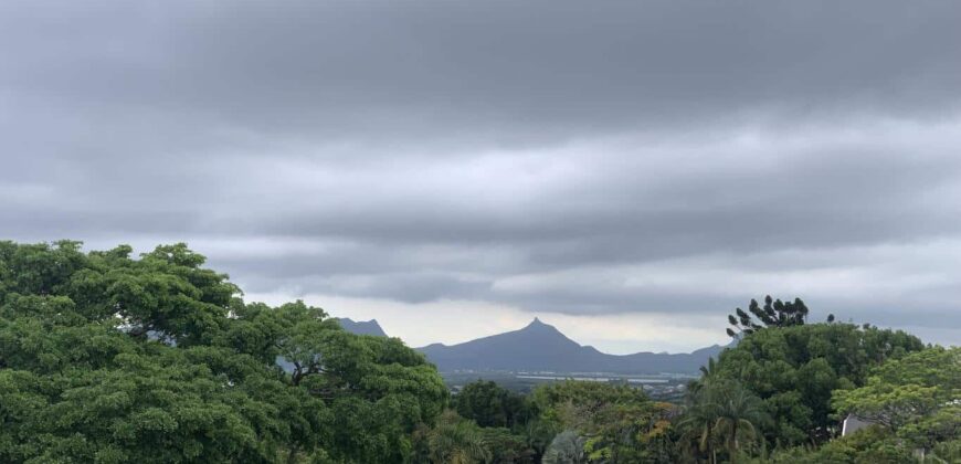 Magnifique appartement de 215 m2 avec une vue imprenable à Floréal