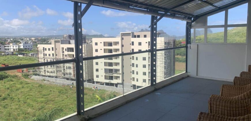 A vendre un penthouse de 250 m2 situé dans une résidence sécurisée avec piscine à Sodnac