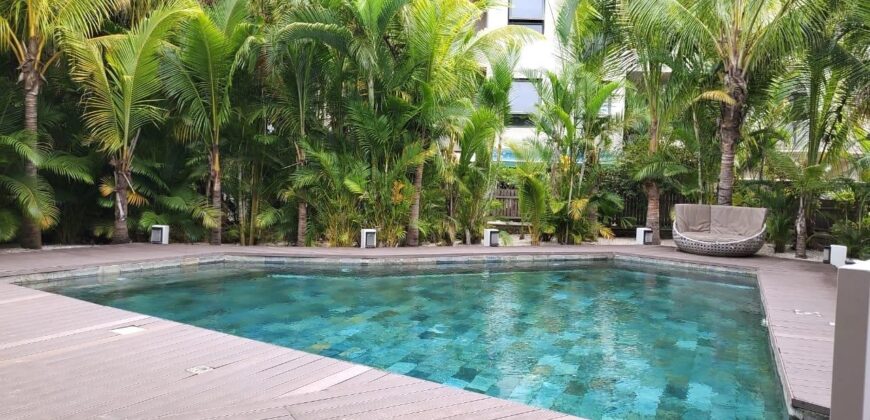 A louer un spacieux appartement situé dans une belle résidence sécurisée avec piscine commune à Flic en Flac