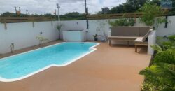 A vendre une villa neuve avec piscine et jardin à Grand Baie
