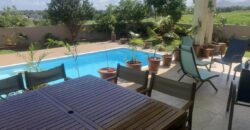 A vendre une grande villa récente avec piscine nichée dans un secteur tranquille à Flic en Flac