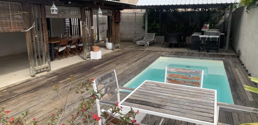 Location d’une charmante villa avec piscine située dans un quartier résidentiel à Tamarin