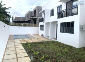 Duplex récent avec piscine commune à vendre dans un quartier résidentiel calme à Flic en Flac