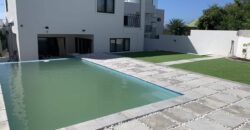 A louer une villa contemporaine avec piscine et vue panoramique à Tamarin