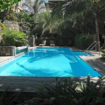 A vendre Splendide appartement de 268 m2 avec jacuzzi et vue imprenable à Rivière Noire