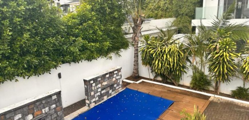 En vente une villa contemporaine récente dans une résidence sécurisée à Mont Mascal, Grand Baie