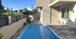 Location d’un élégant appartement récent avec piscine commune situé dans un quartier résidentiel à Flic-en-Flac