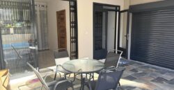 Location d’un élégant appartement récent avec piscine commune situé dans un quartier résidentiel à Flic-en-Flac