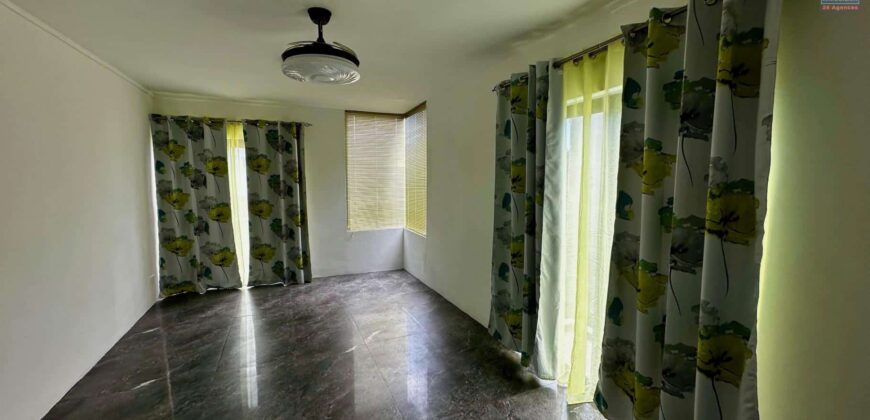 Vente d’une villa moderne avec piscine sur un terrain de 179m2 à Pointe aux Piments