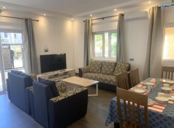 A louer appartement en duplex récent à seulement 5 minutes à pied des commerces et de la plage à Flic en Flac.