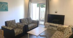 A louer appartement en duplex récent à seulement 5 minutes à pied des commerces et de la plage à Flic en Flac.