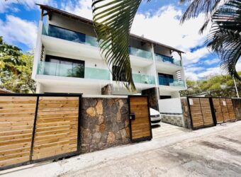 Location d’un Triplex neuf avec piscine privée situé proche plage au calme à Flic en Flac