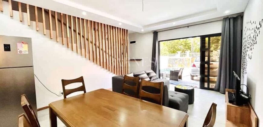 Location d’un Triplex neuf avec piscine privée situé proche plage au calme à Flic en Flac