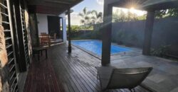 Location d’une élégante villa meublée avec piscine proche de la plage à Grandbaie