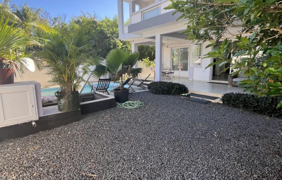 Villa d’exception meublée de 300 m² à louer au cœur d’un jardin luxuriant à Pereybère