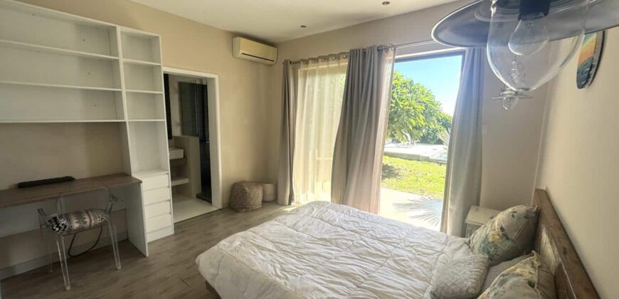 Location d’une somptueuse villa contemporaine offrant une vue imprenable sur la mer et les montagnes à Tamarin
