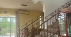 A louer une grande villa séparée en 2 logements proche des commerces à Goodlands