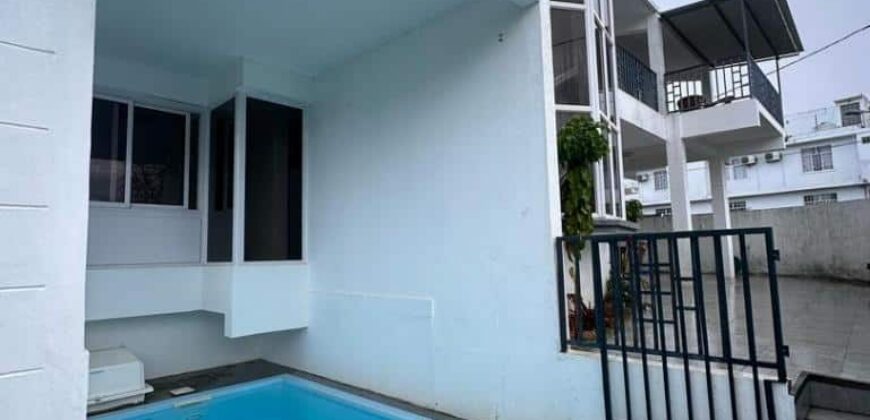 Location d’une grande villa avec piscine et grande cour à Pereybère