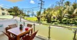 A vendre un magnifique appartement meublé accessible aux étrangers situé au premier étage avec une belle vue sur mer à Pointe Aux Piments