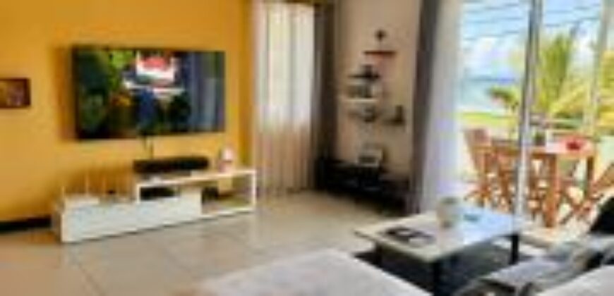 A vendre un magnifique appartement meublé accessible aux étrangers situé au premier étage avec une belle vue sur mer à Pointe Aux Piments