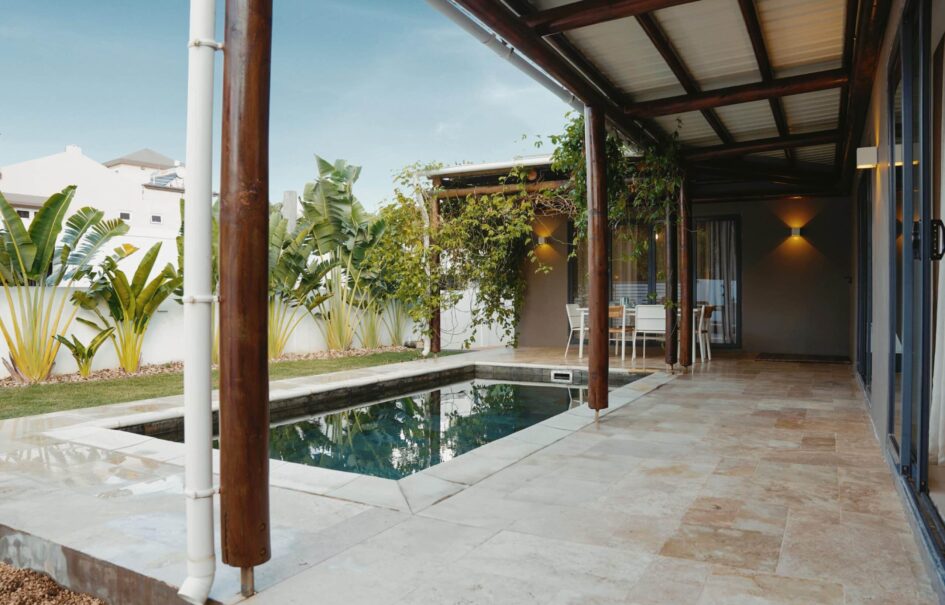 Vente d’une magnifique villa récente de plain pied avec piscine et jardin paysager dans le secteur de Saint Antoine à Goodlands