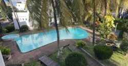 A louer un agréable appartement en duplex situé dans une résidence avec piscine à Trou aux Biches