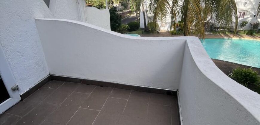 A louer un agréable appartement en duplex situé dans une résidence avec piscine à Trou aux Biches