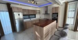 En vente une magnifique villa neuve de 220m2 avec piscine et grand jardin luxuriant dans le secteur prisée de Trou aux Biches