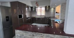 Vente d’une agréable villa meublée avec piscine dans un environnement paisible à Calodyne