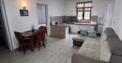 A louer un lumineux appartement meublé avec piscine commune et terrasse à proximité des plage à Mont Choisy
