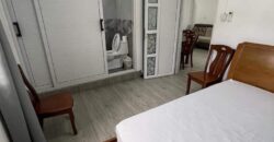 A louer un lumineux appartement meublé avec piscine commune et terrasse à proximité des plage à Mont Choisy