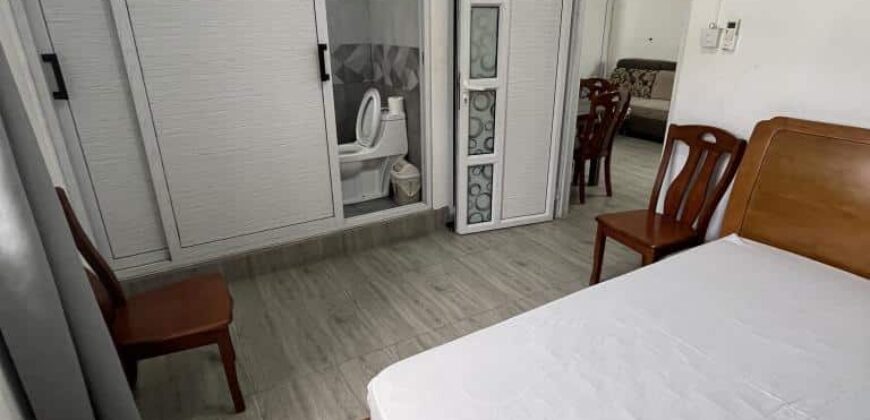 A louer un lumineux appartement meublé avec piscine commune et terrasse à proximité des plage à Mont Choisy