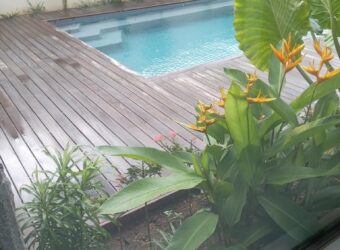 Vente d’une villa moderne neuve de 250m2 avec superbe piscine en ardoise proche de la plage à MONT CHOISY