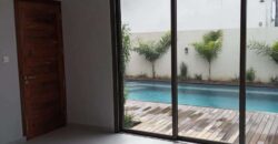 Vente d’une villa moderne neuve de 250m2 avec superbe piscine en ardoise proche de la plage à MONT CHOISY
