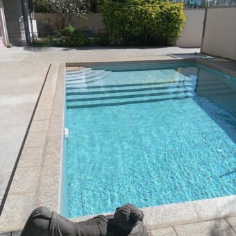 A louer un appartement meublé de 90m2 avec piscine commune proche plage à Pointe aux Canonniers