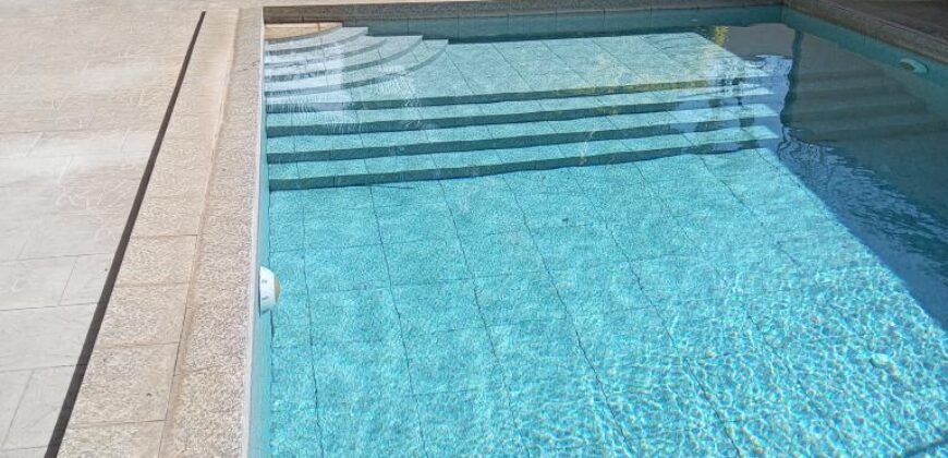 A louer un appartement meublé de 90m2 avec piscine commune proche plage à Pointe aux Canonniers