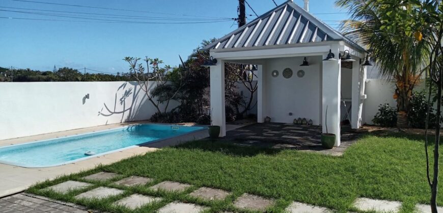 Location d’une villa neuve de luxe avec piscine et jardin dans un cadre agréable à Grand Baie-Chemin 20 Pieds