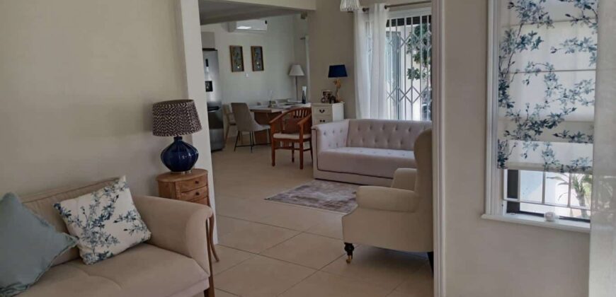 Location d’une villa neuve de luxe avec piscine et jardin dans un cadre agréable à Grand Baie-Chemin 20 Pieds