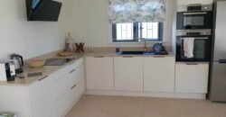 Location d’une villa neuve de luxe avec piscine et jardin dans un cadre agréable à Grand Baie-Chemin 20 Pieds