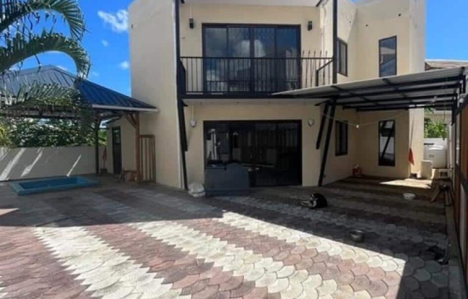 A louer une magnifique villa tout confort avec rooftop, jacuzzi et vue sur le Coin de Mire à Grandbaie